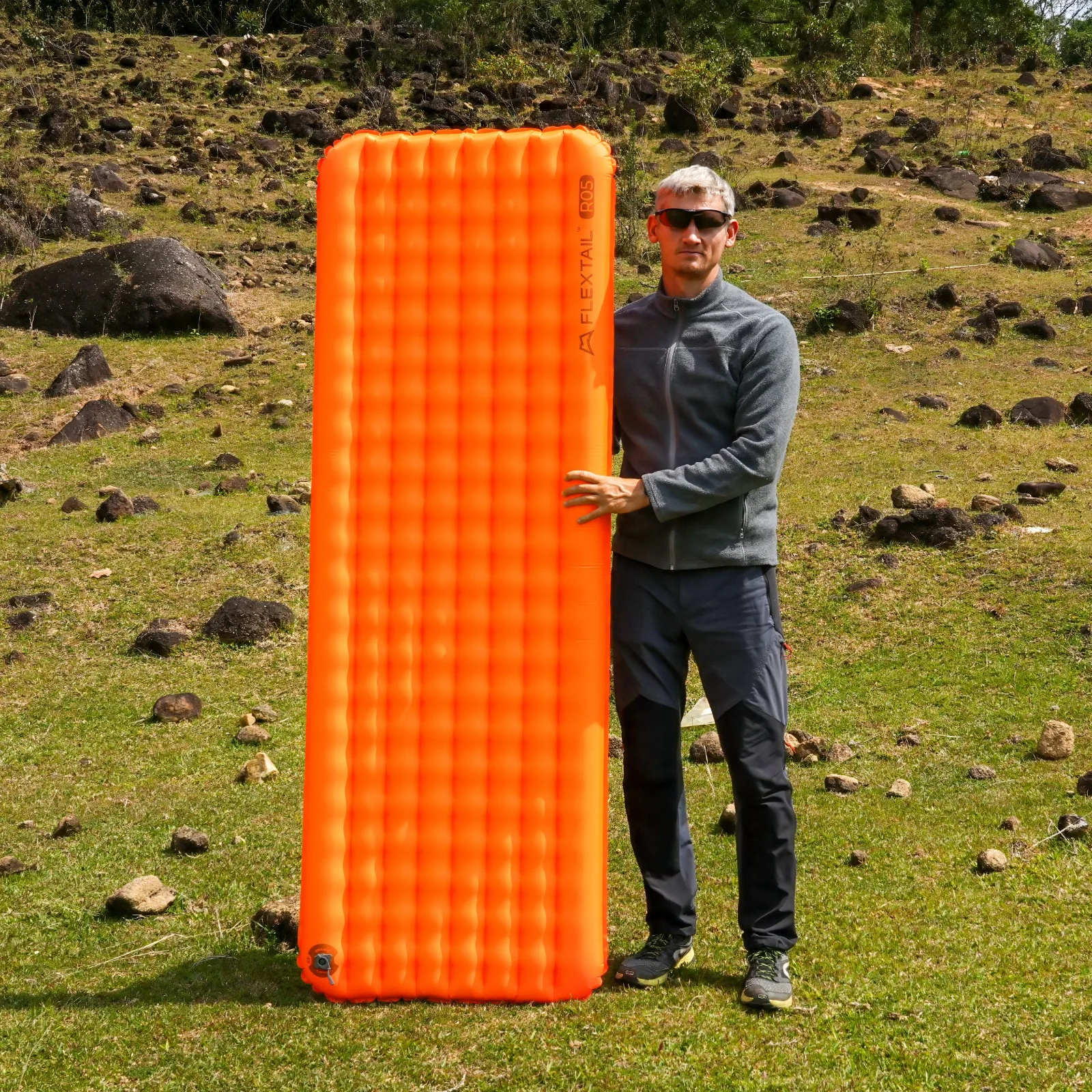 TINY Sleeping Pad R05 Large- Larger, Lighter, More Comfortable (196cm, 5.6 R-value) - Image 14